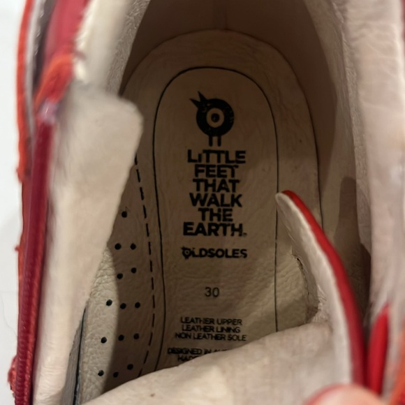 Old soles size 30 red zip up sneakers with wings - Picture 3 of 3